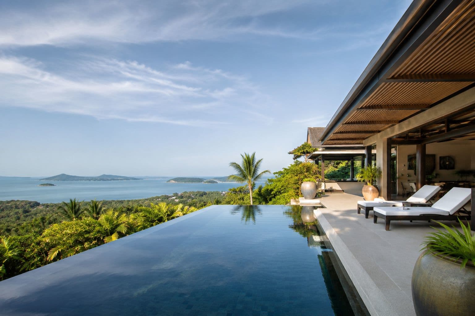 Hillside villa with infinity pool overlooking the Gulf of Thailand, Koh Samui