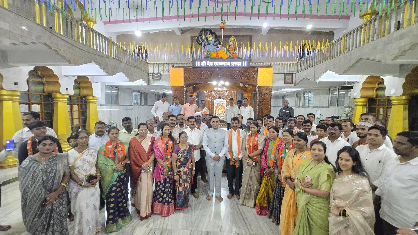 गॅलरी चित्र ३