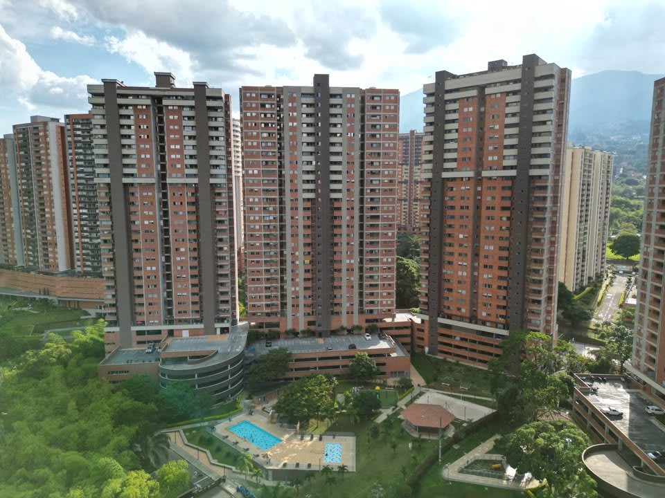 Beautiful Furnished Apartment for Sale - Itagui, Ditaires