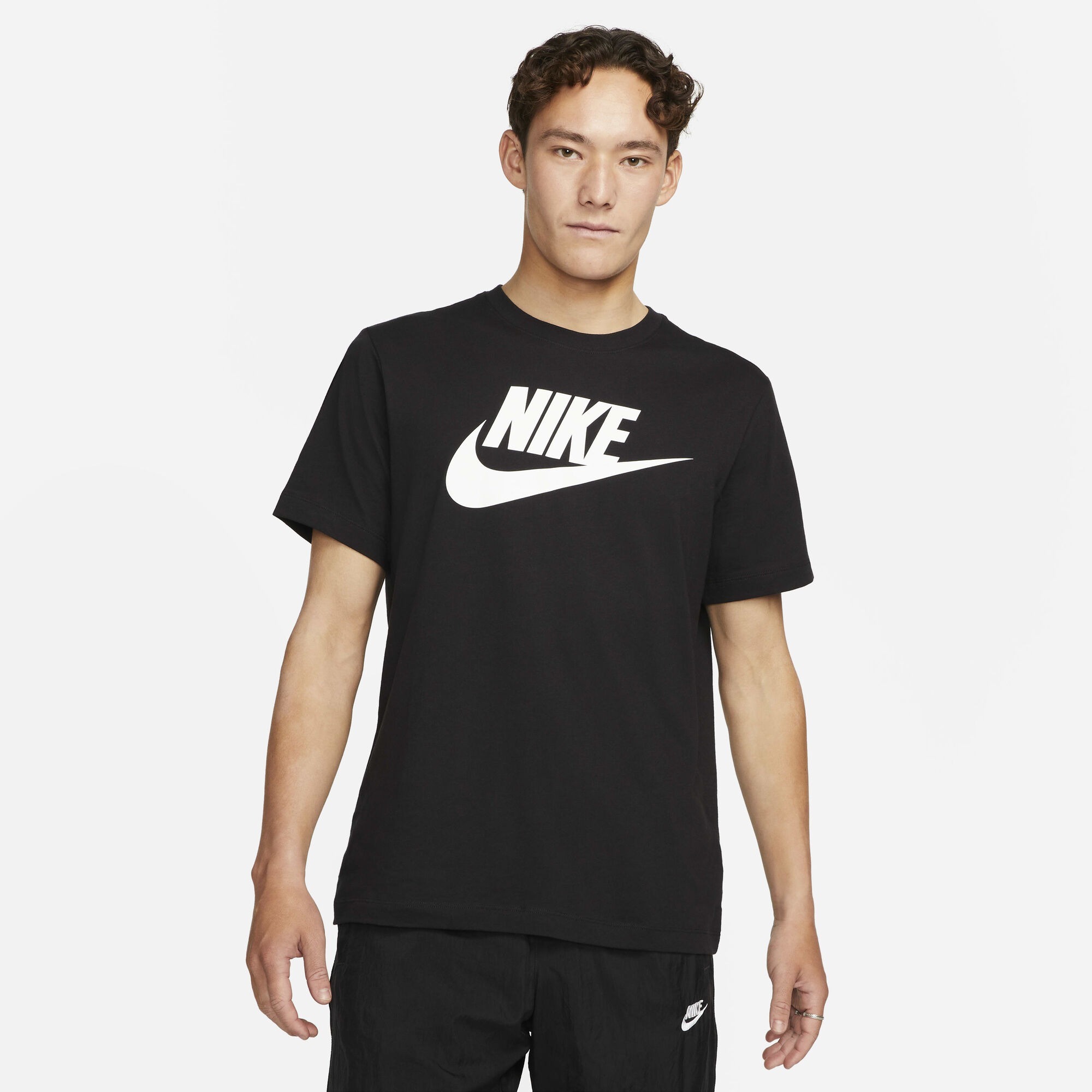 SPORTSWEAR