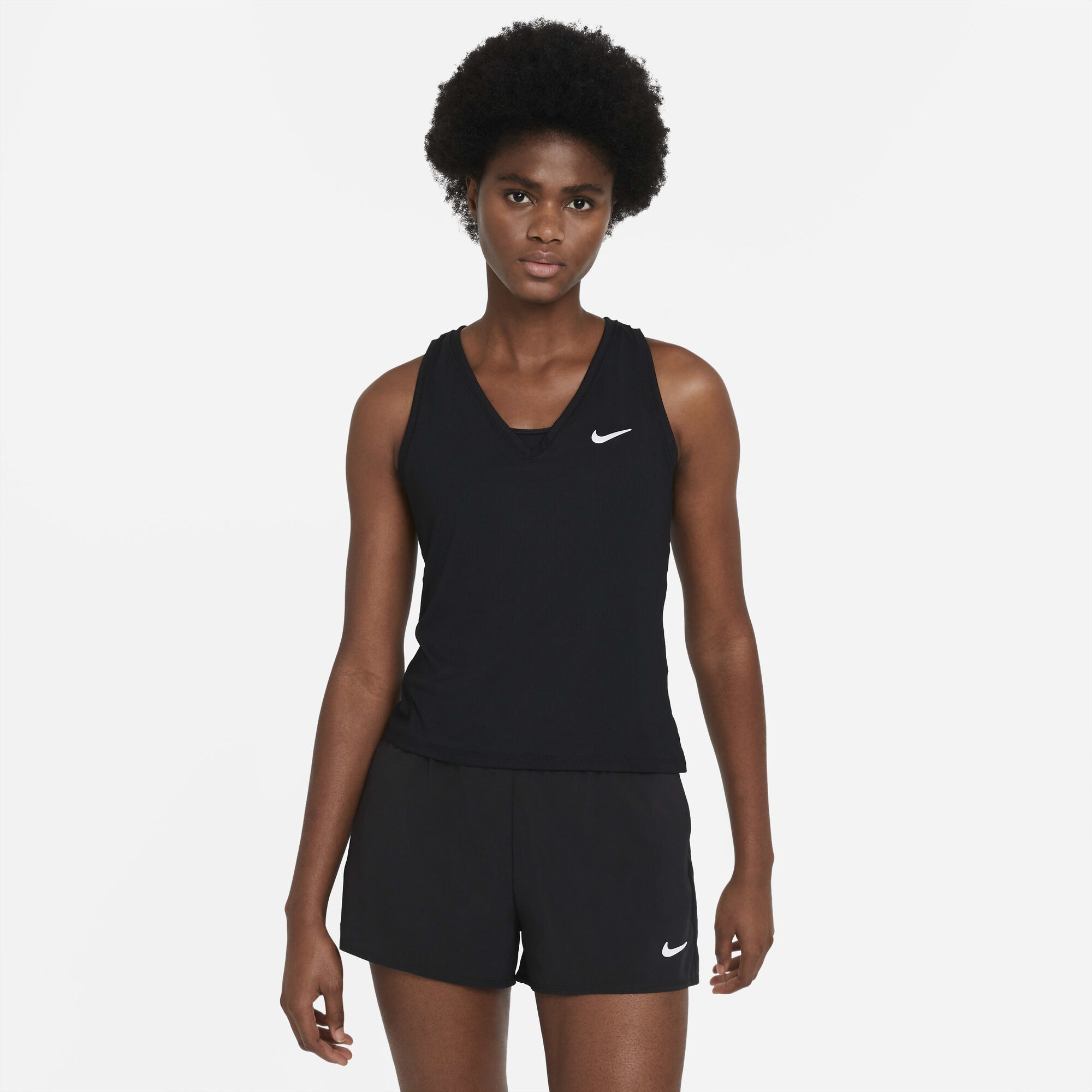 NIKECOURT VICTORY