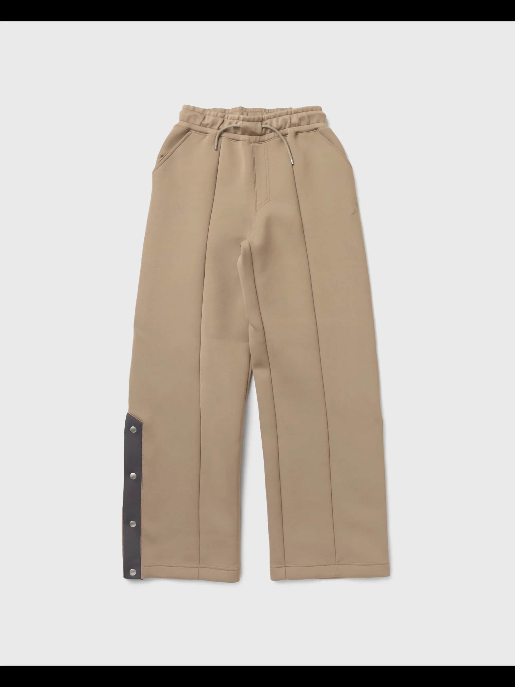 NEW CLASSICS CAPSULE KHAKI / THUNDER GREY / PURE PLATINUM