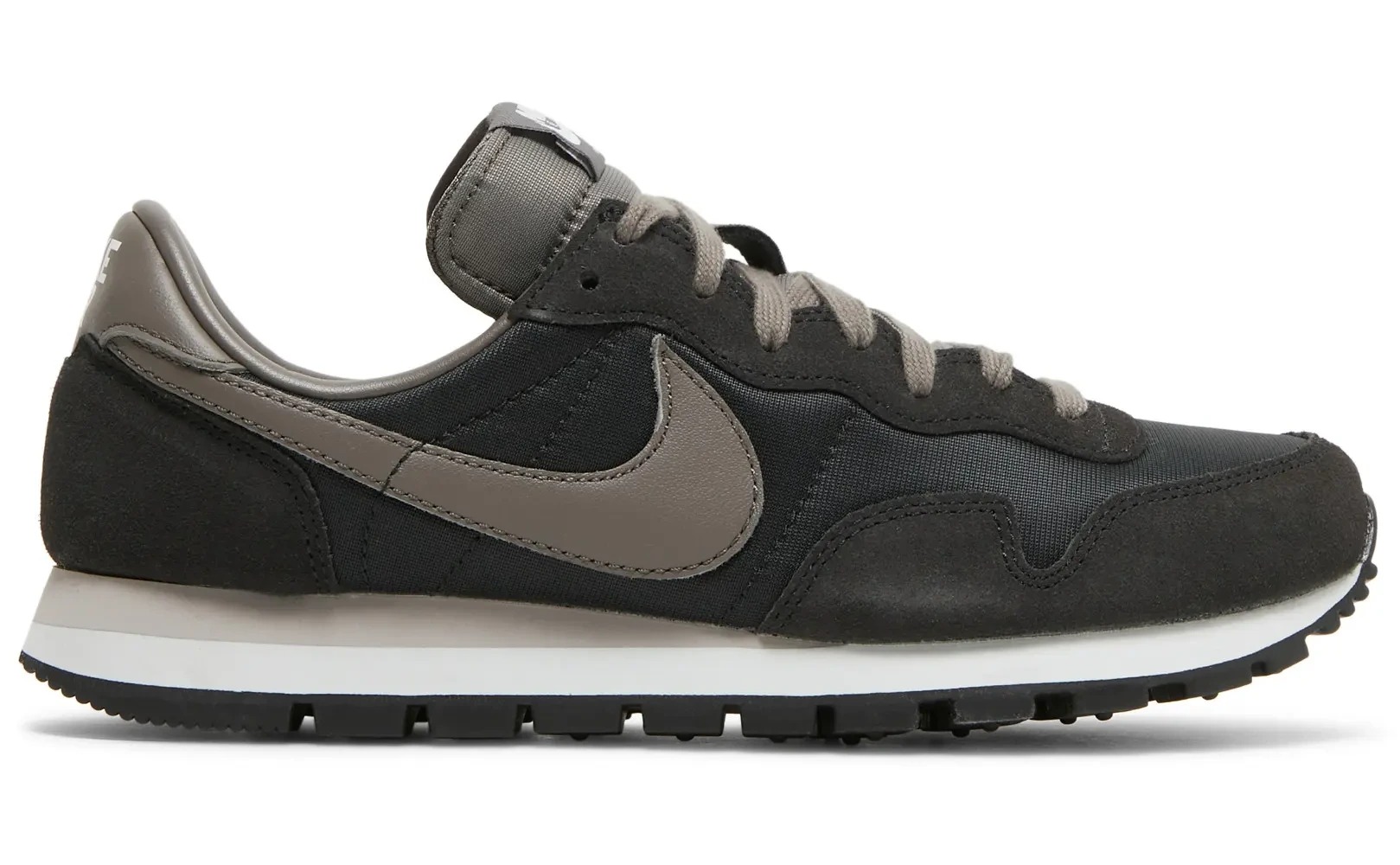AIR PEGASUS 833