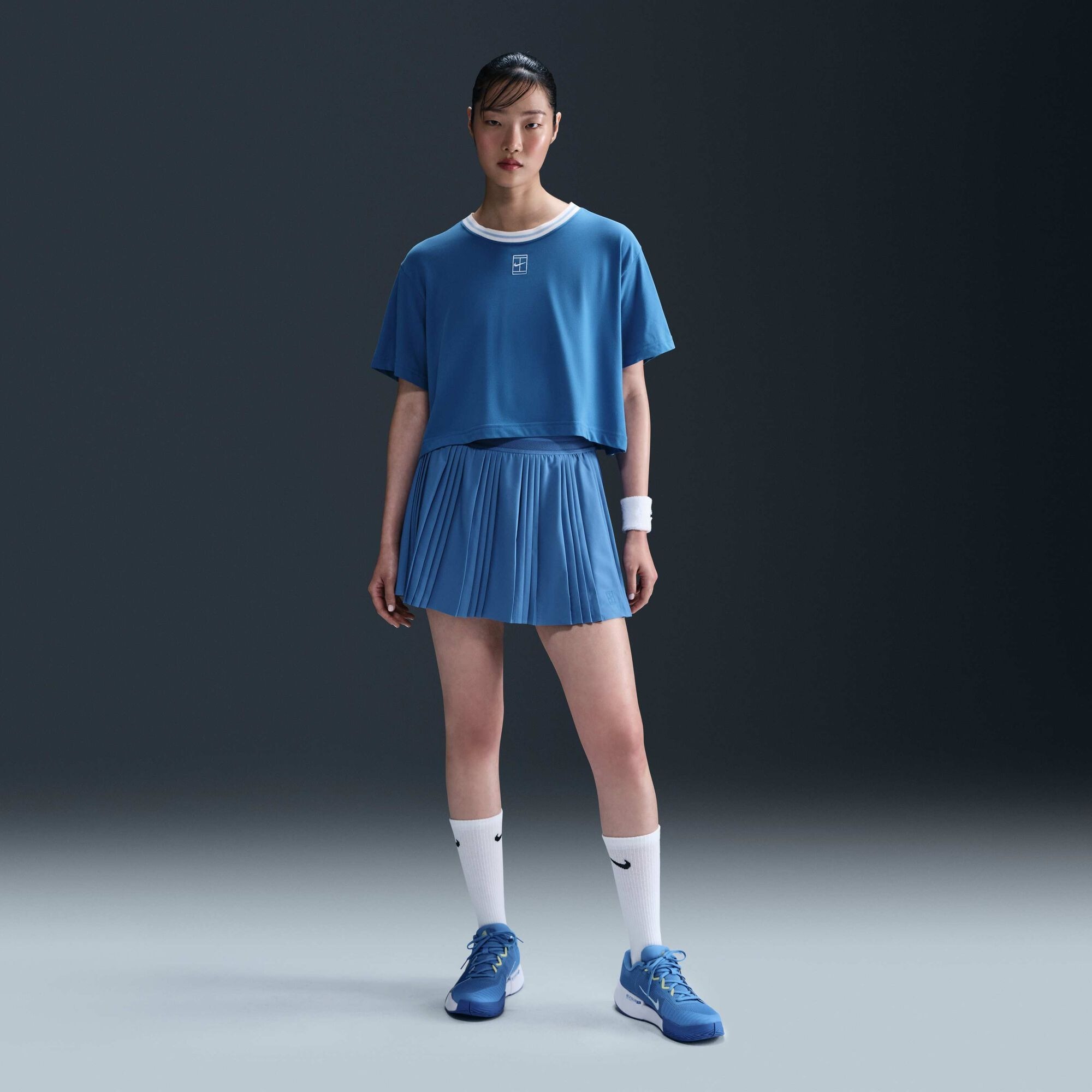 NIKECOURT ACE ADVANTAGE WOMEN
