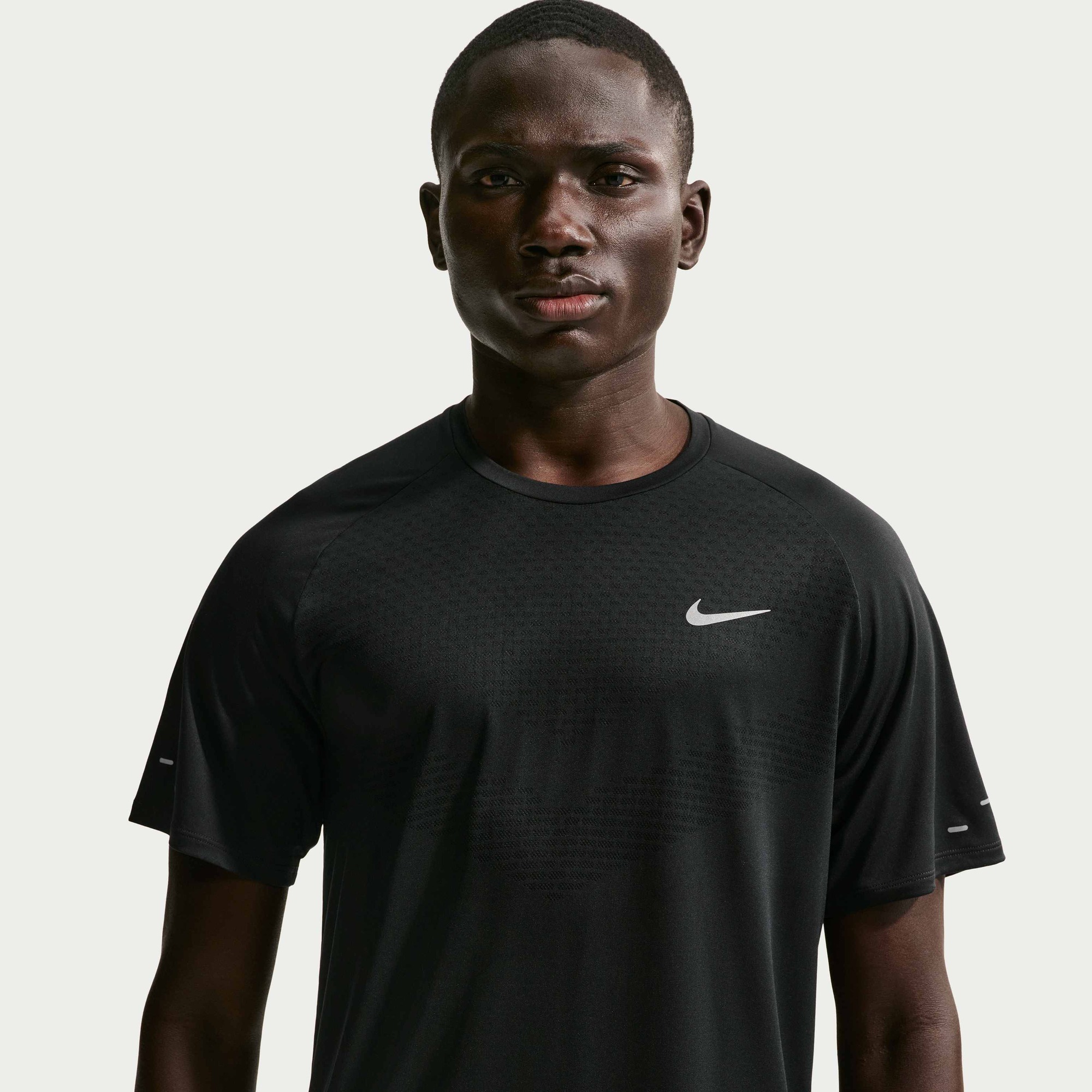 STRIDE DRI-FIT ADV SHORT-SLEEVE
