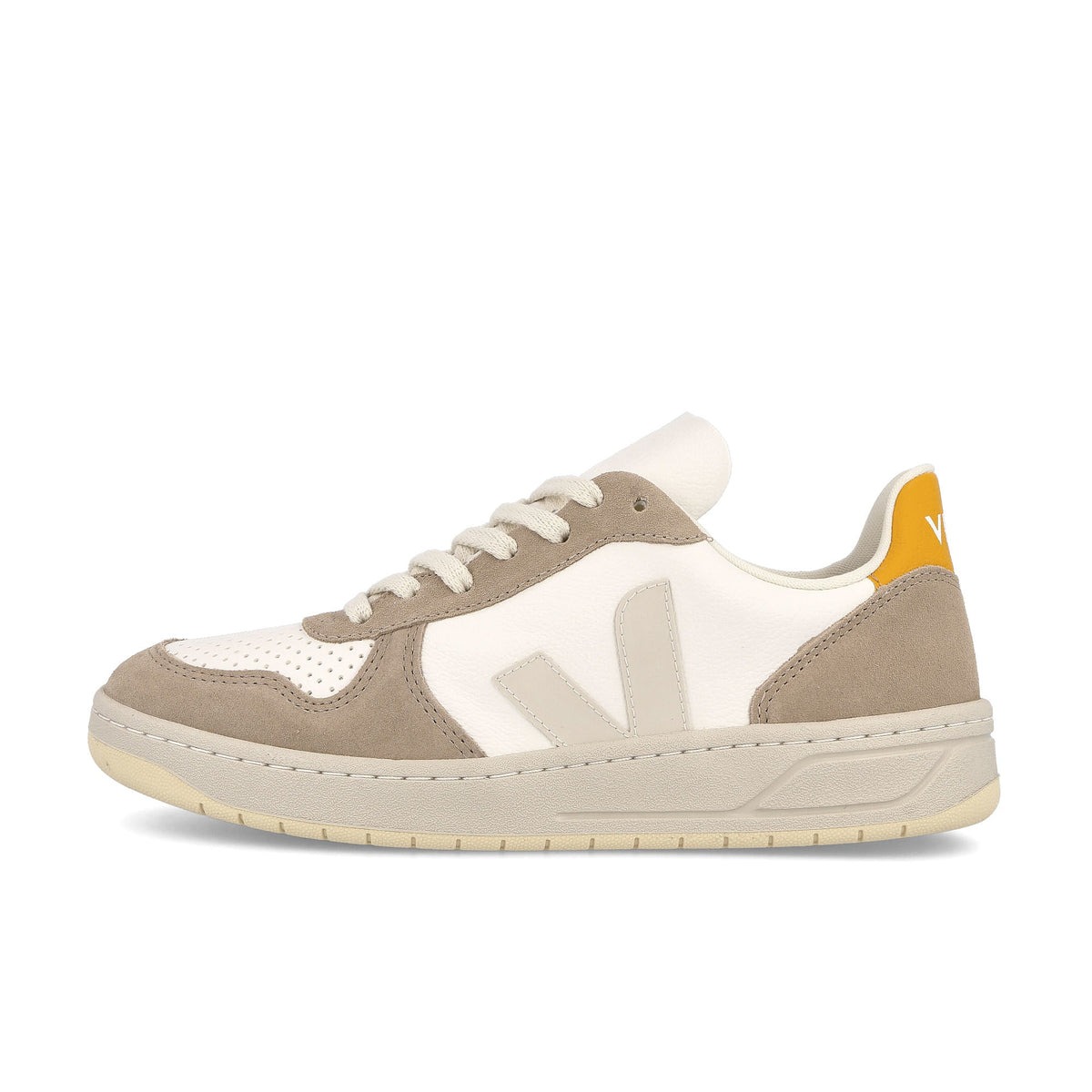 V 10 Chromefree Leather Trainer White Sahara Ouro