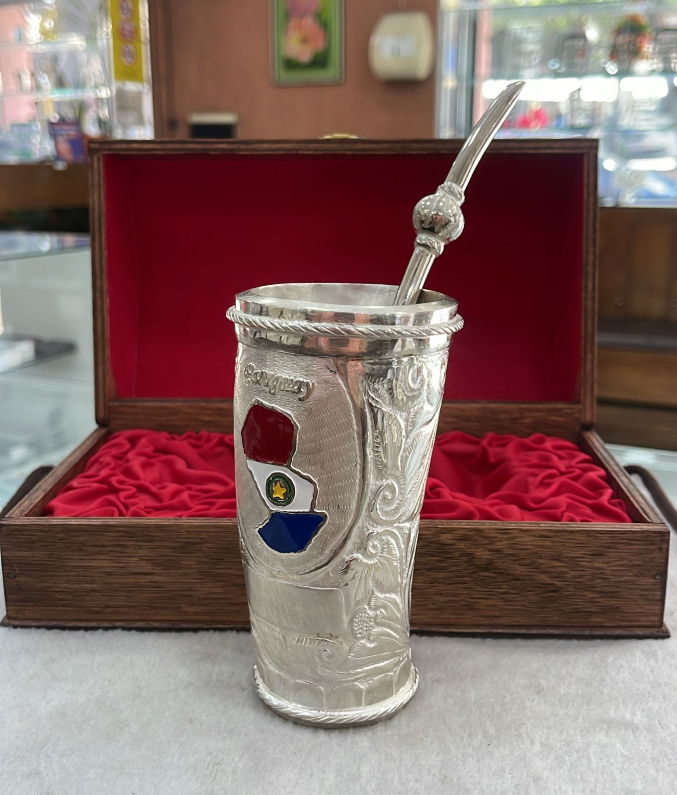 Guampa Forrada en Plata + Bombilla de Plata Diseño Mapa Paraguay