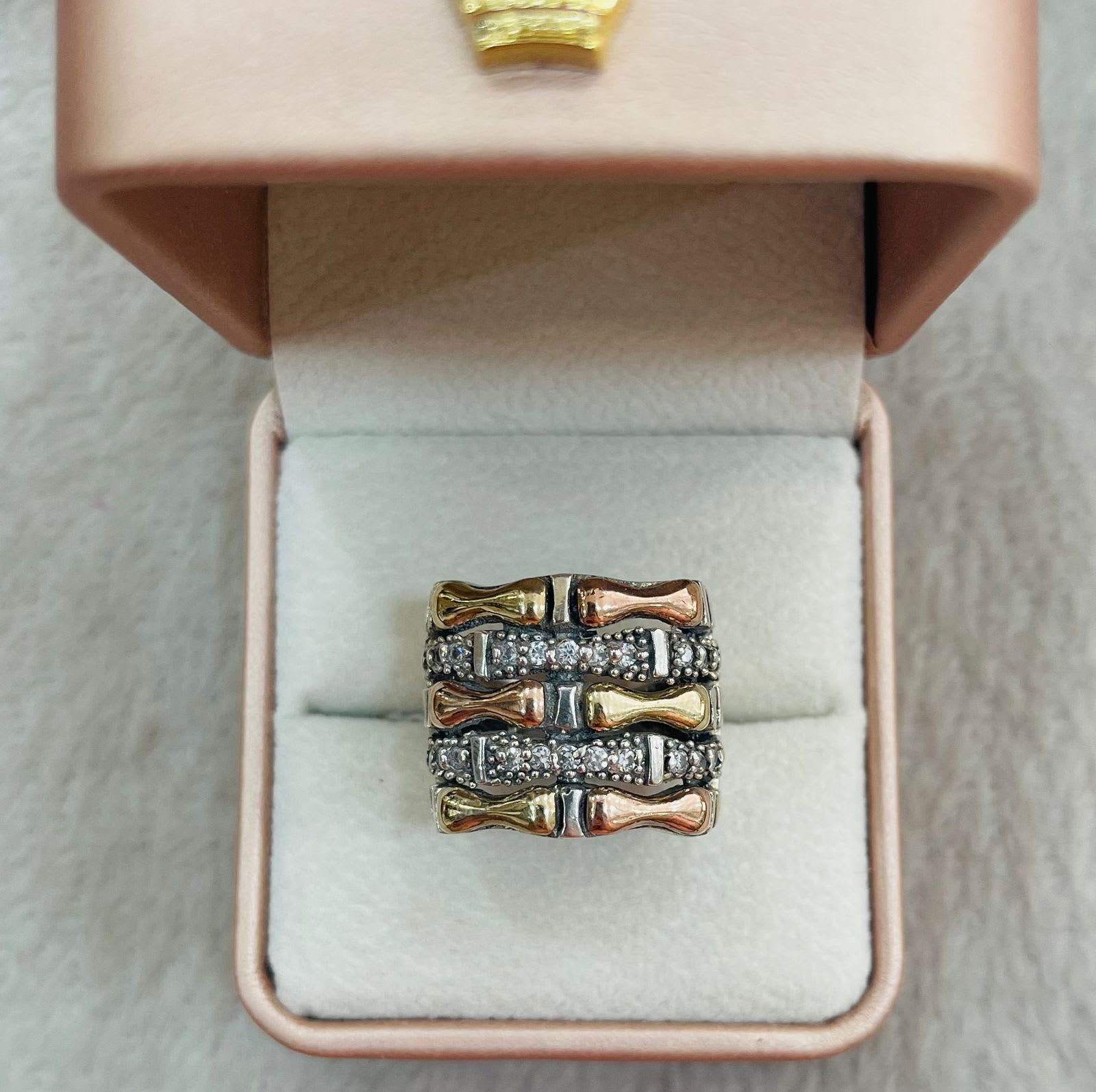 Anillo de Plata Forma Huesitos con Lámina Dorada