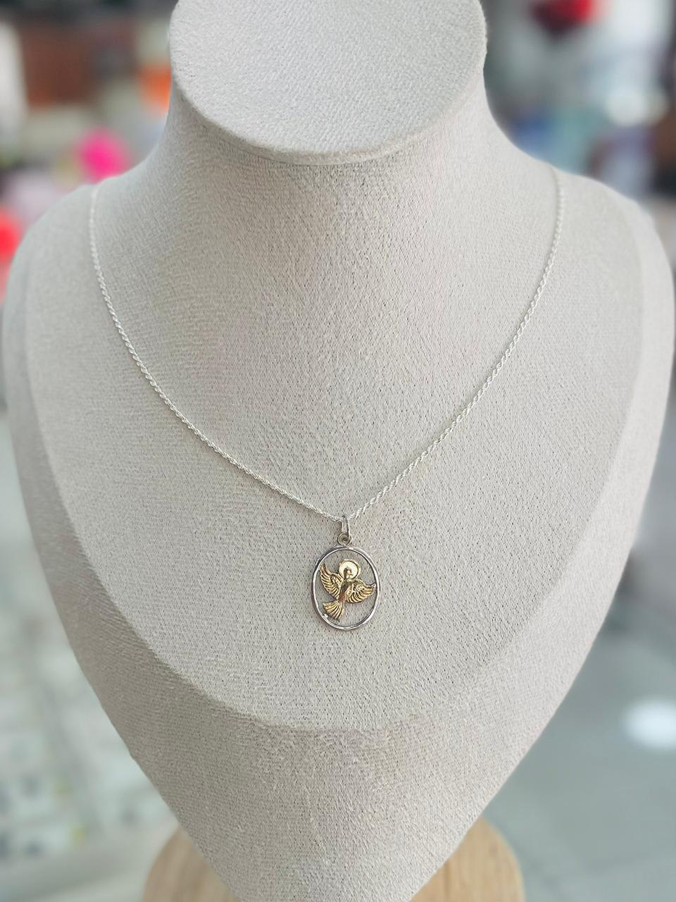 Cadena Piolita de Plata con Espíritu Santo en Aureola