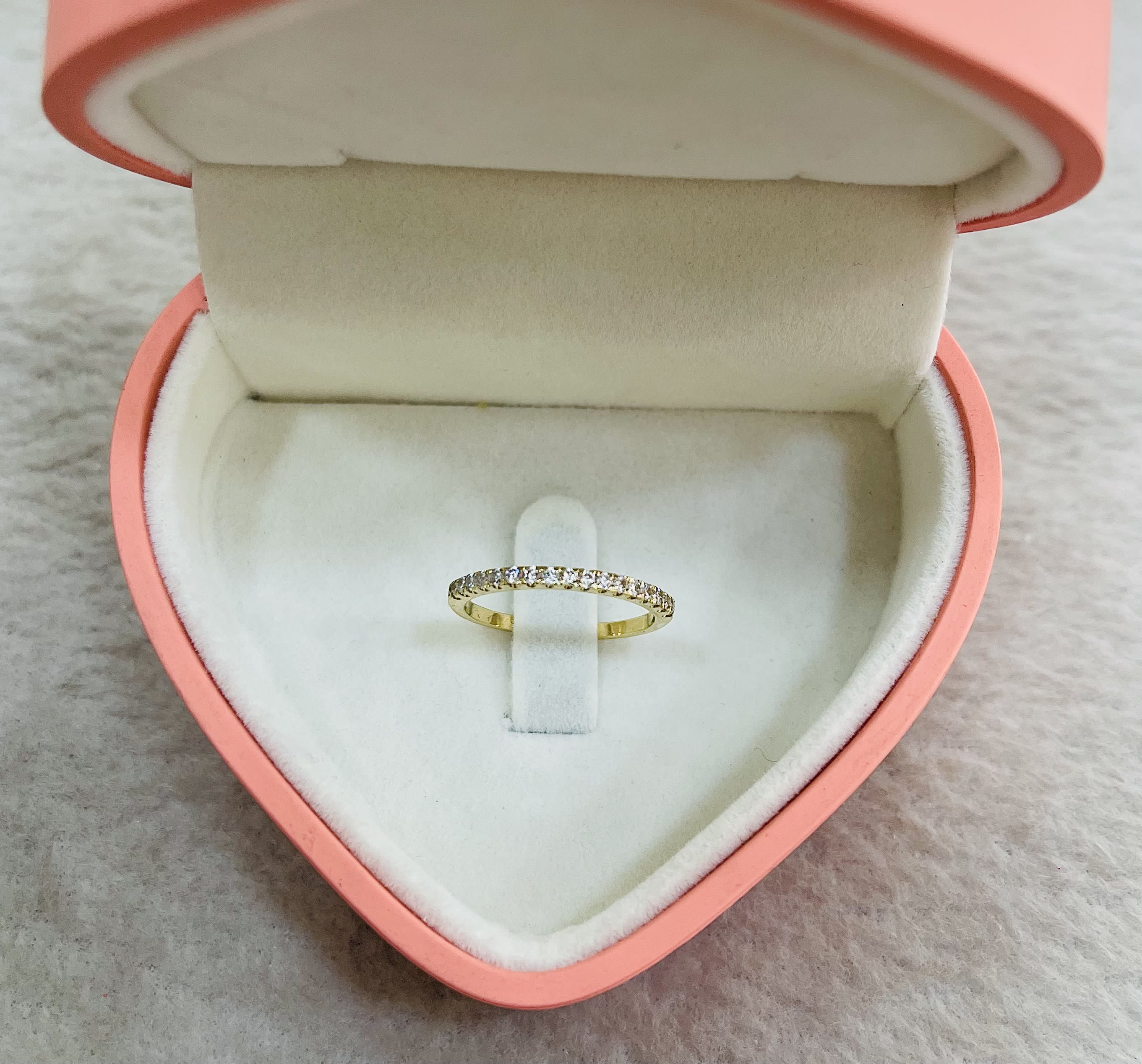 Anillo Diseño Medio Sin Fin en Oro 18k