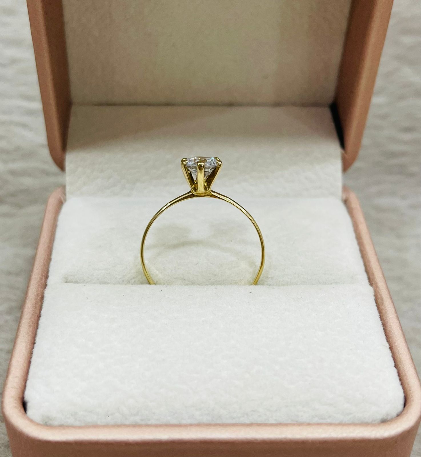 Anillo de Compromiso de Oro 18k Con Circon Engarce Ilusión