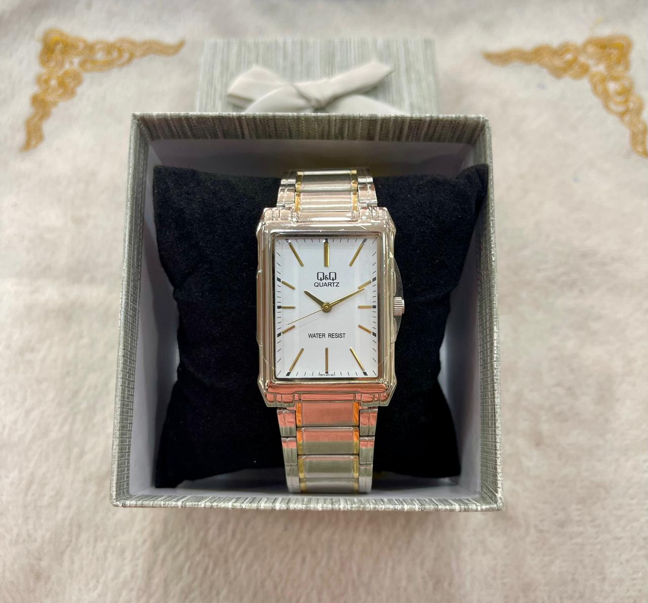 Reloj Q&Q Para Caballero Rectangular Malla Acero