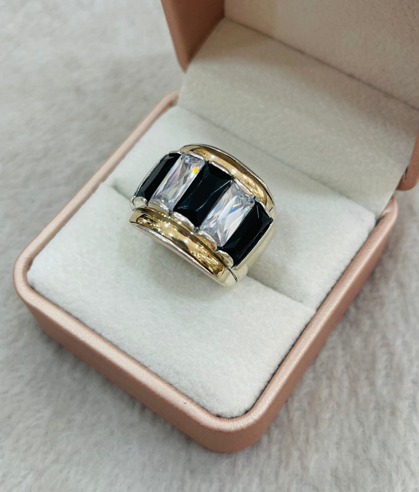 Anillo de Plata con Piedra Rectangular Circón Onix Blanco y Negro