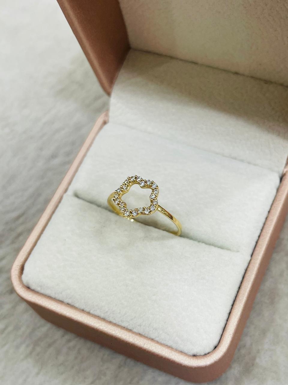 Anillo de Oro Estrella de Circones