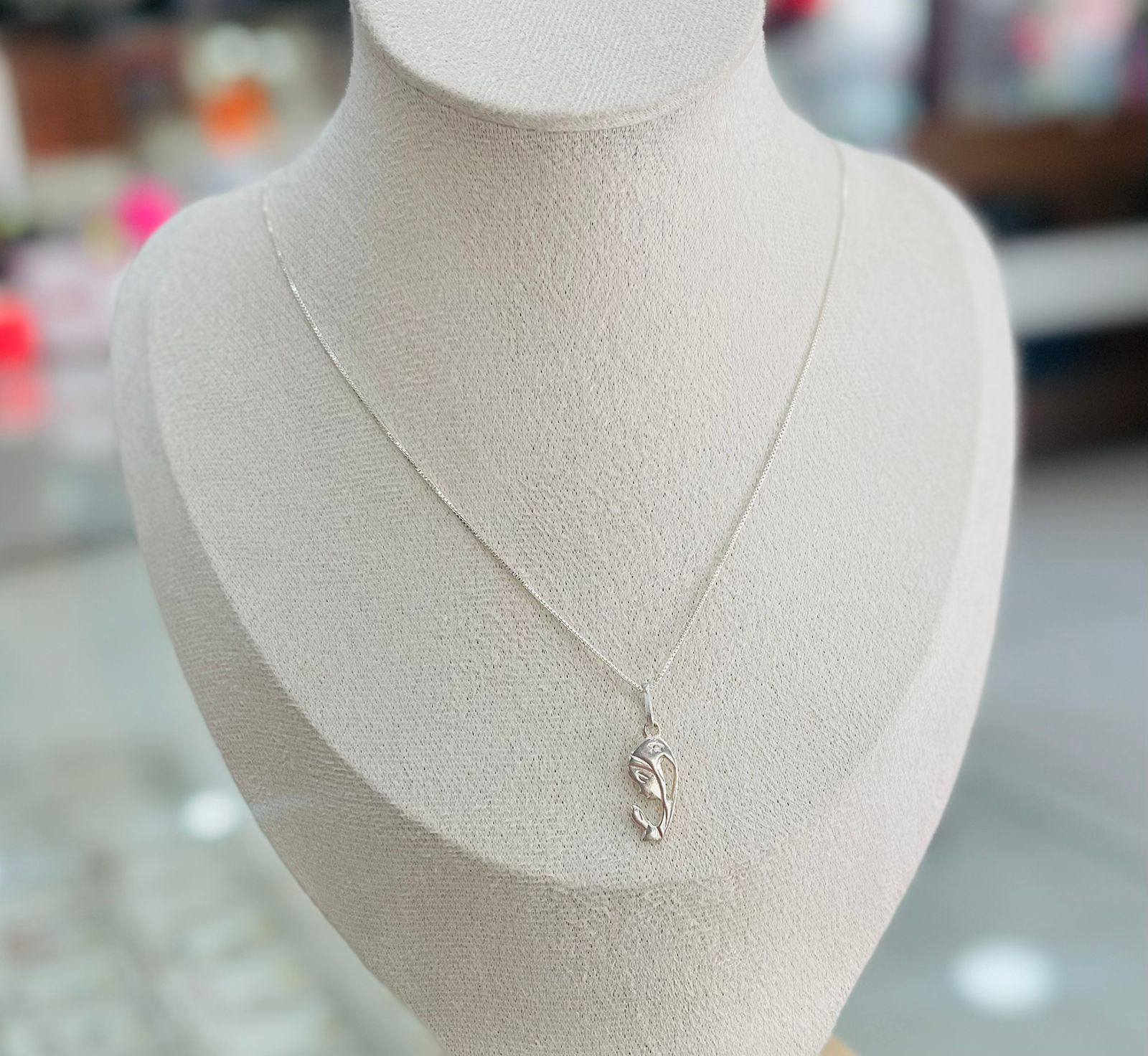 Cadena Veneciana de Plata con Virgen Niña en Silueta