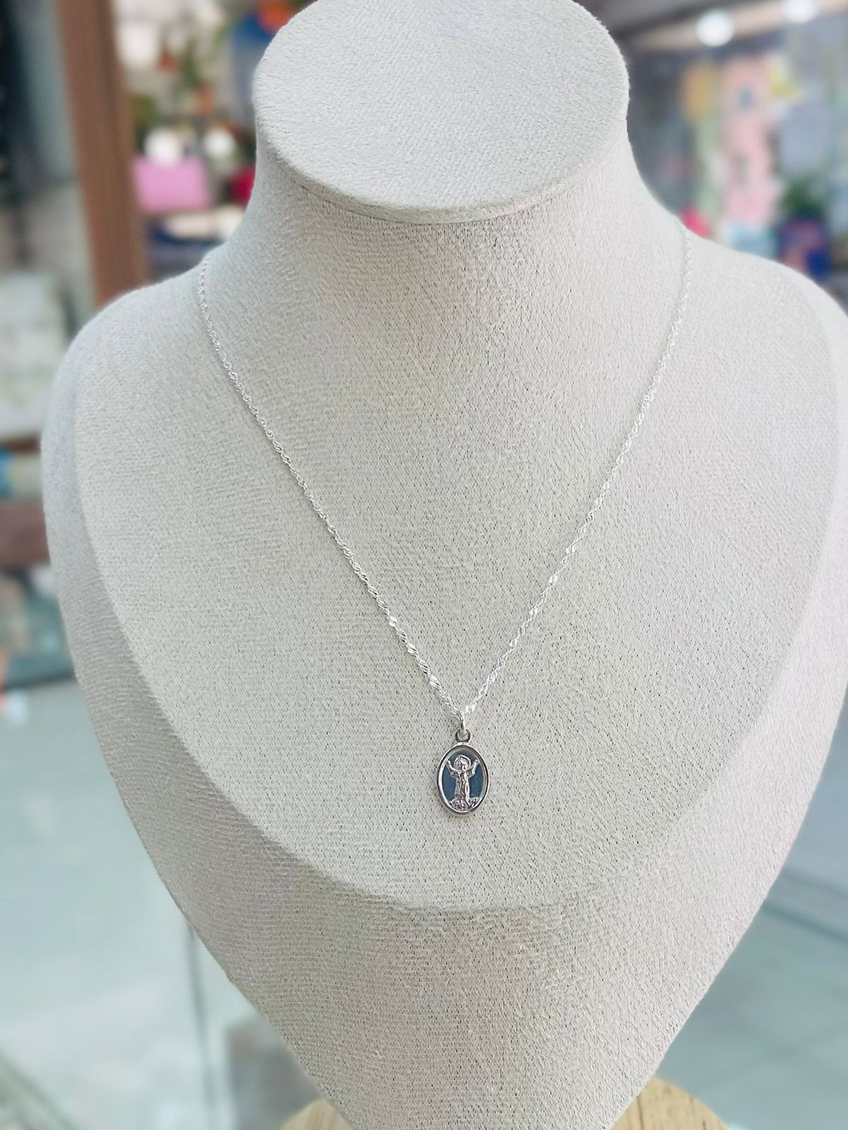 Cadena de Plata Singapour con Medallita Divino Niño