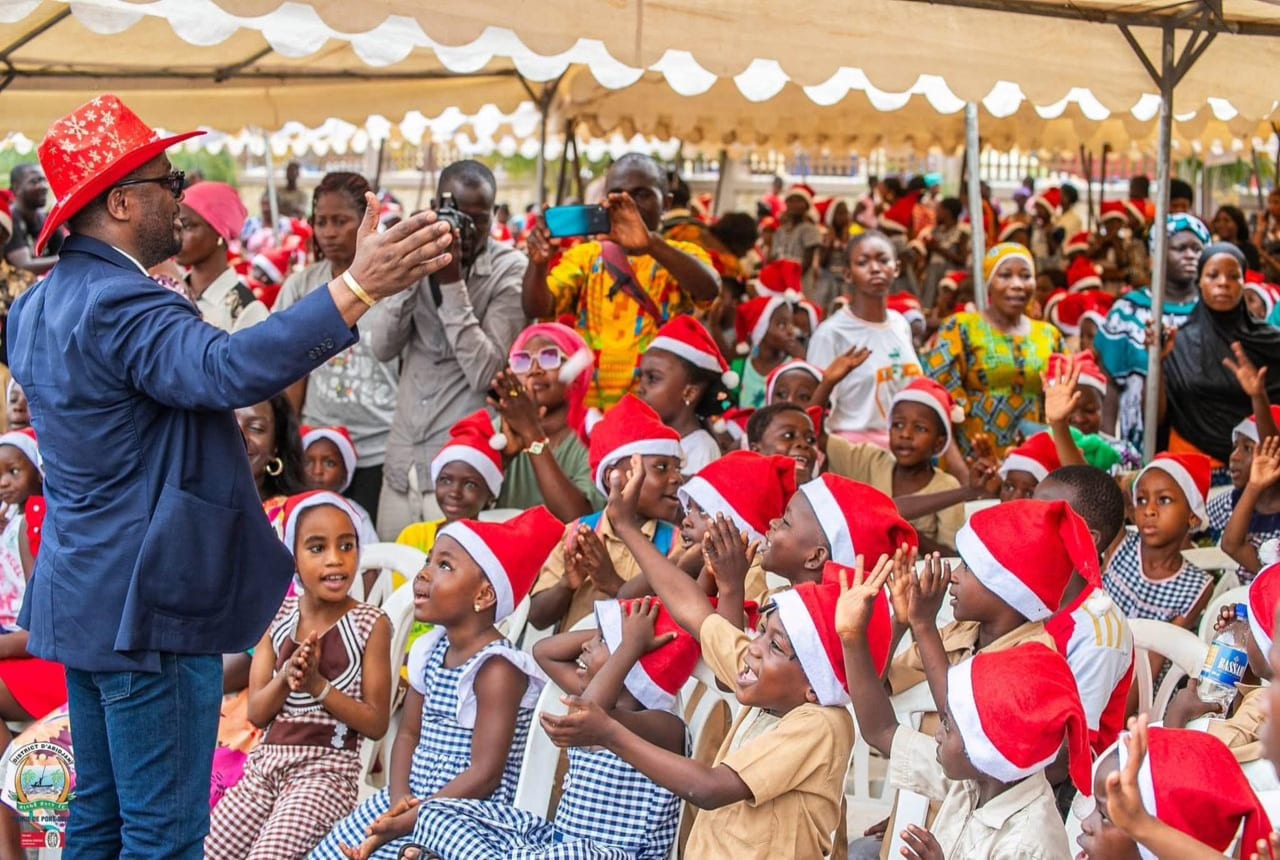 Port-Bouët: Dr Emmou offre plus 30.000 cadeaux aux enfants