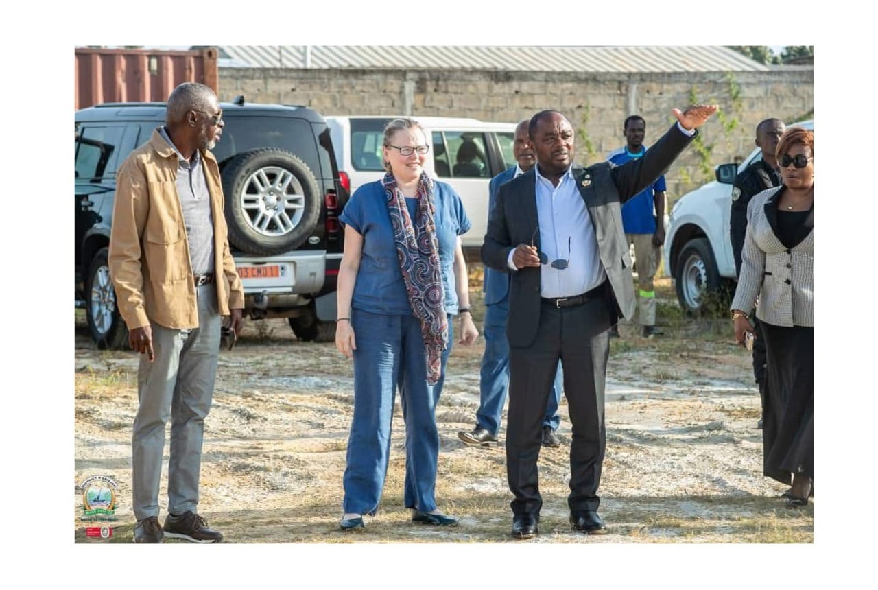 Port-Bouët: L’ambassadrice du Royaume-Uni en visite sur le chantier de l’orphelinat Reine Élisabeth