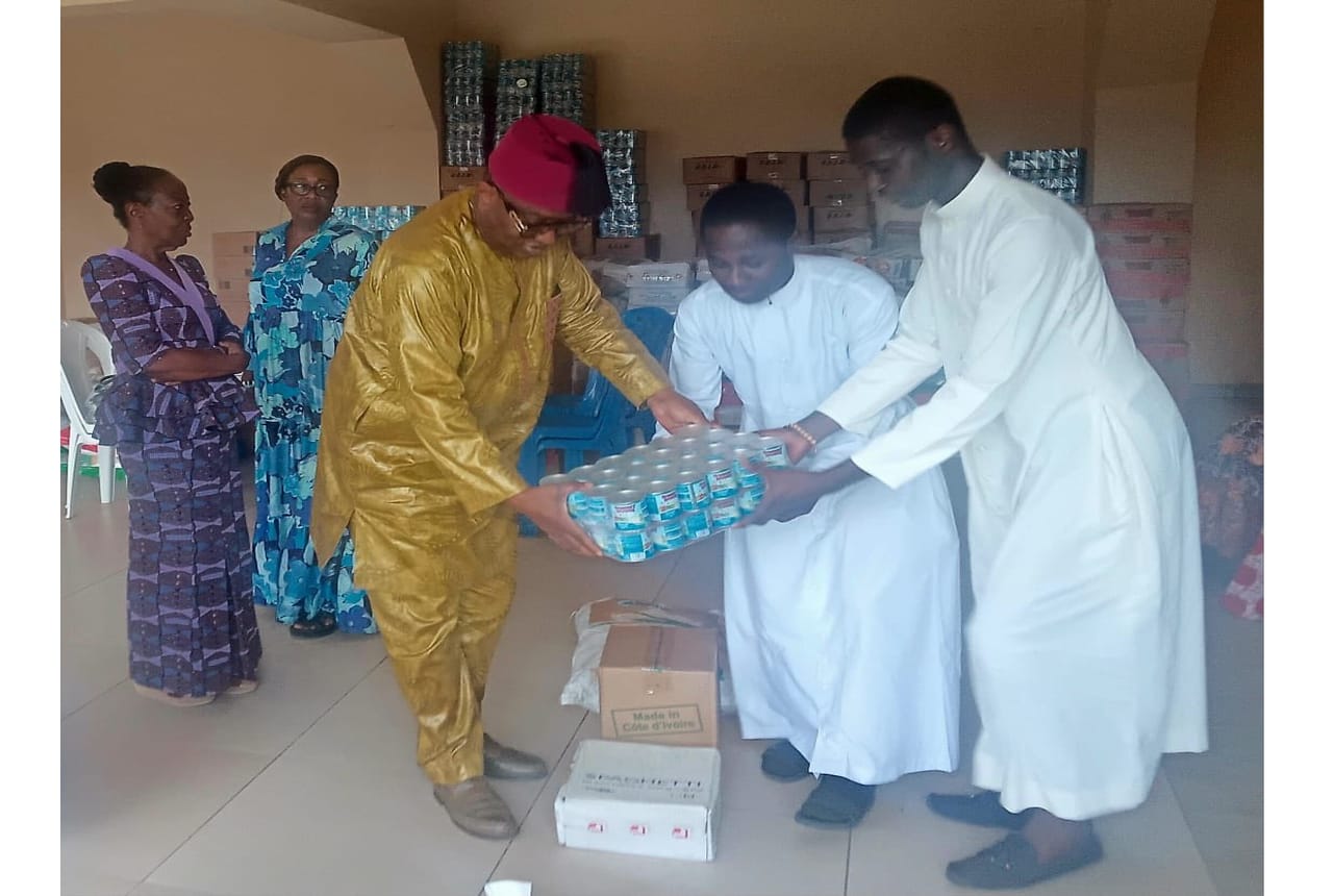 Actions Sociales: Dr EMMOU Sylvestre renforce la solidarité envers les communautés religieuses