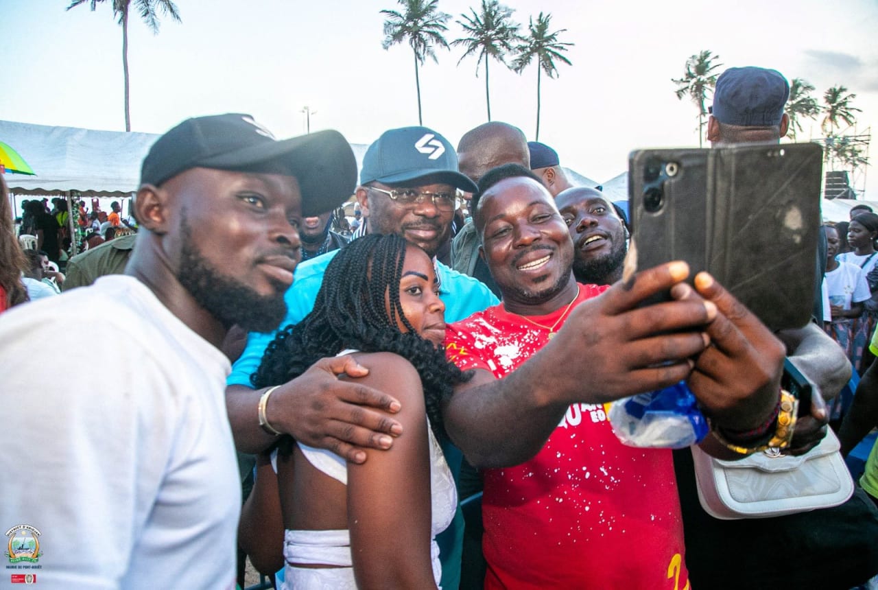 5e édition Paquinou Port-Bouët Soleil: Une communion chaleureuse entre Dr Emmou et les festivaliers