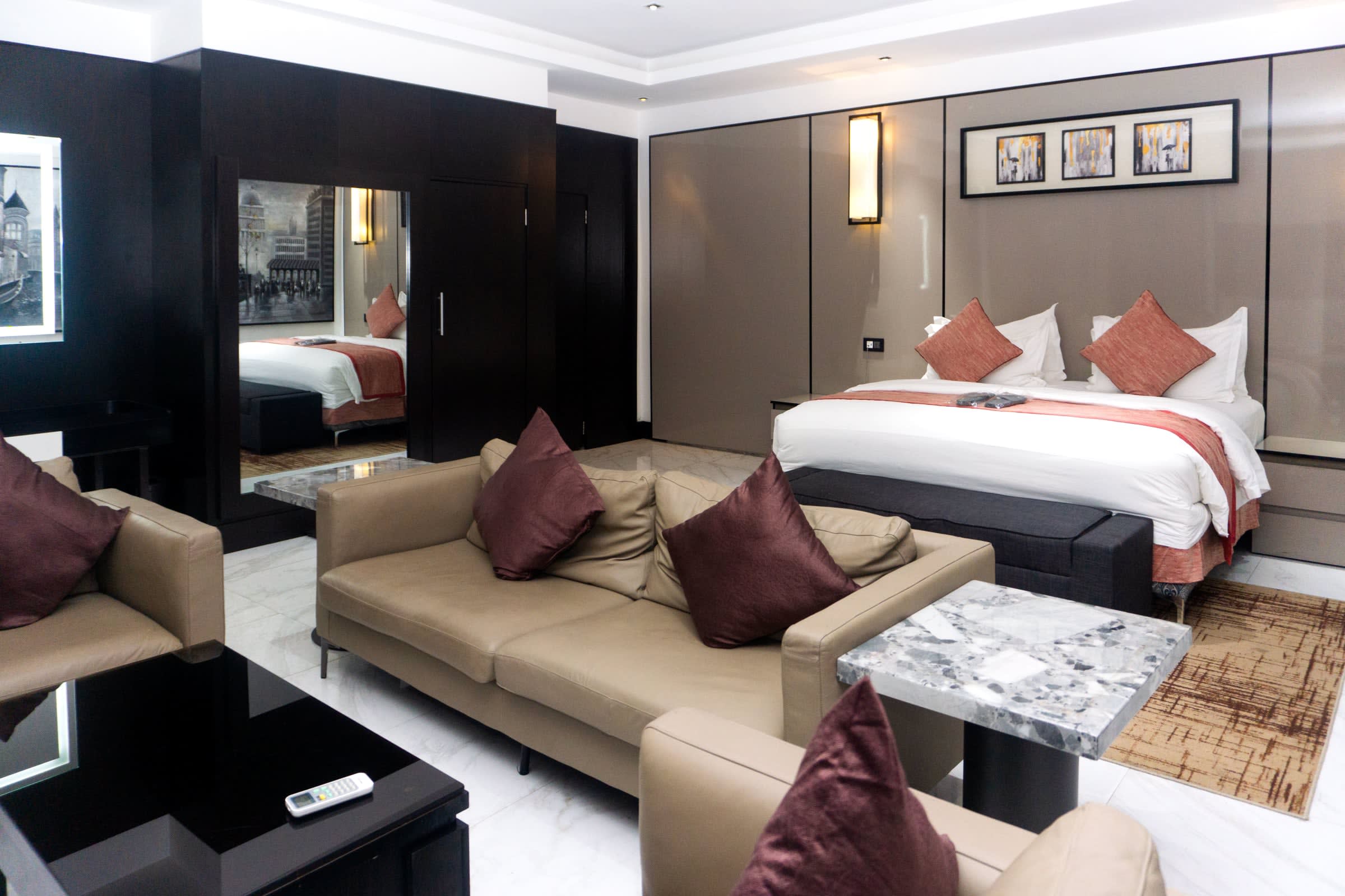 Business Class - image 3