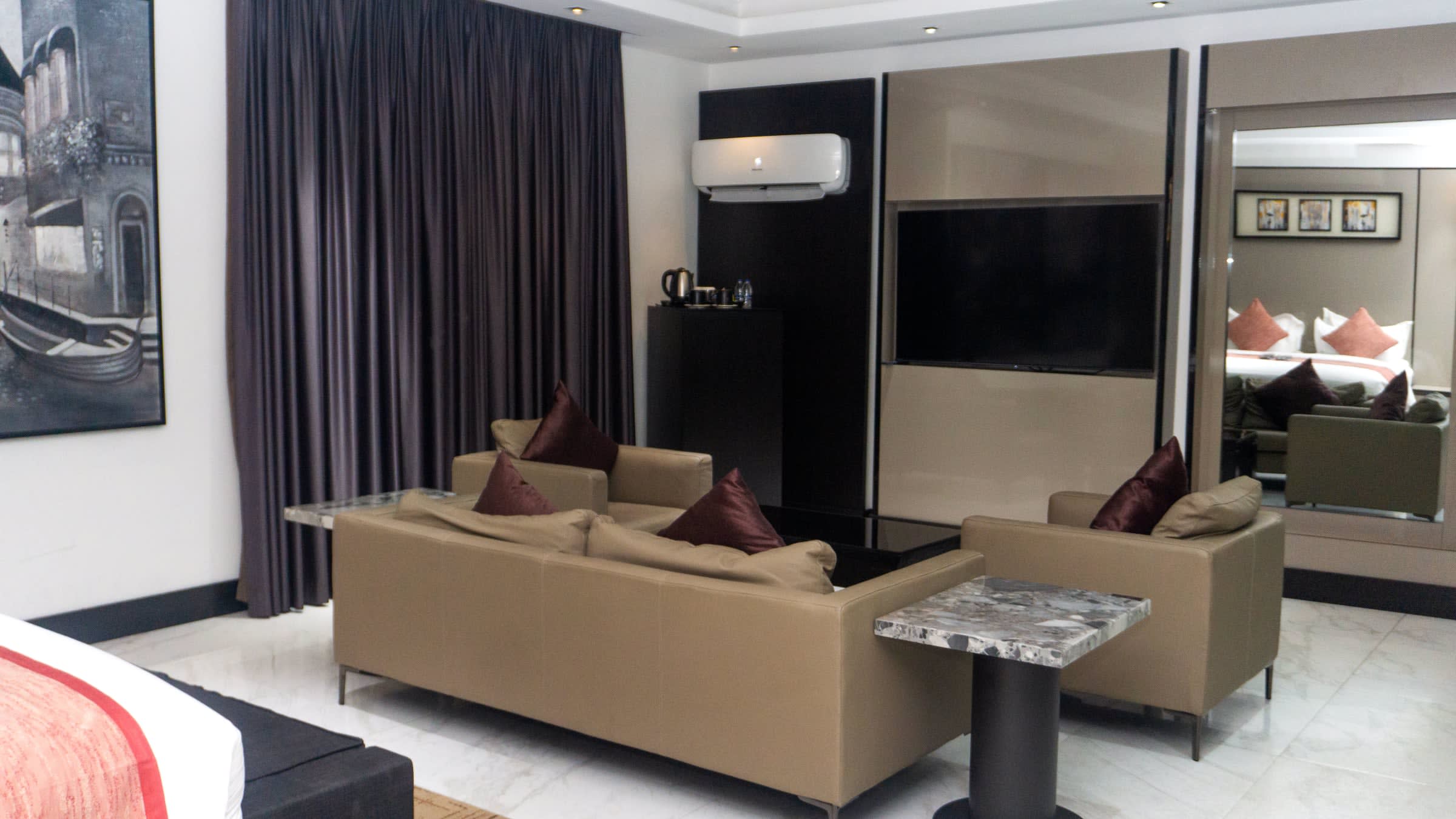 Business Class - image 5