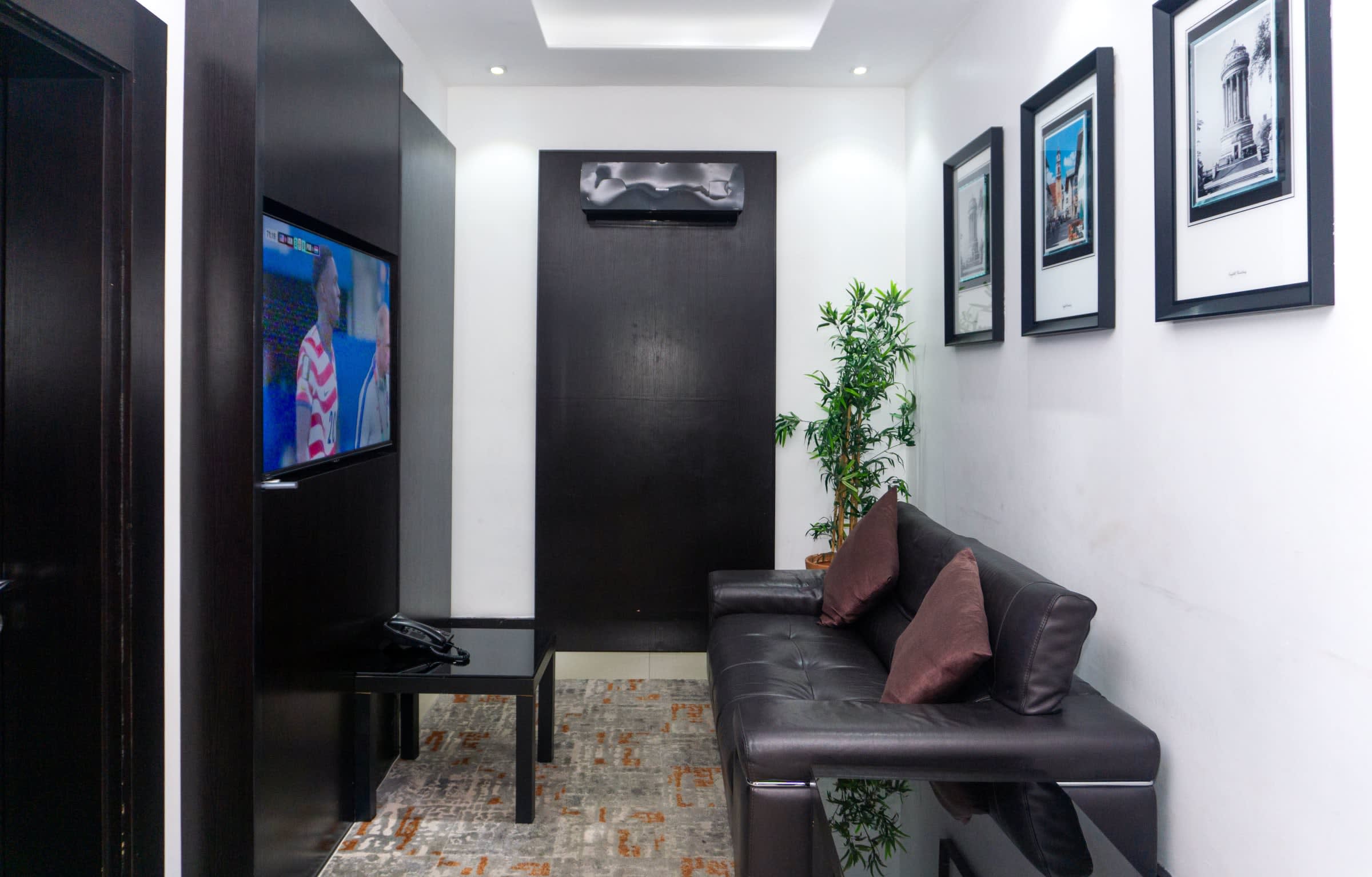 Executive Suite - image 2