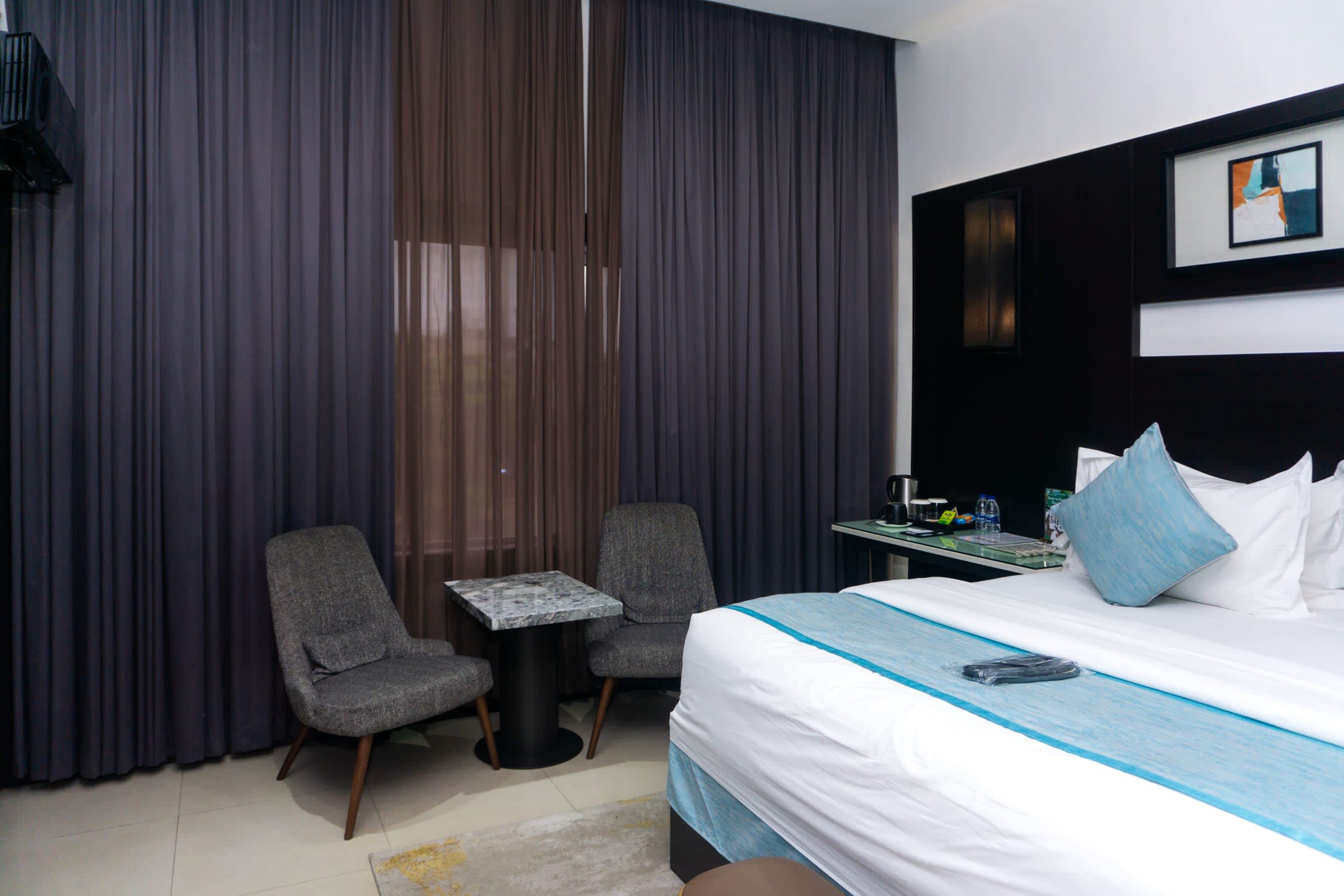 Deluxe Room - image 2