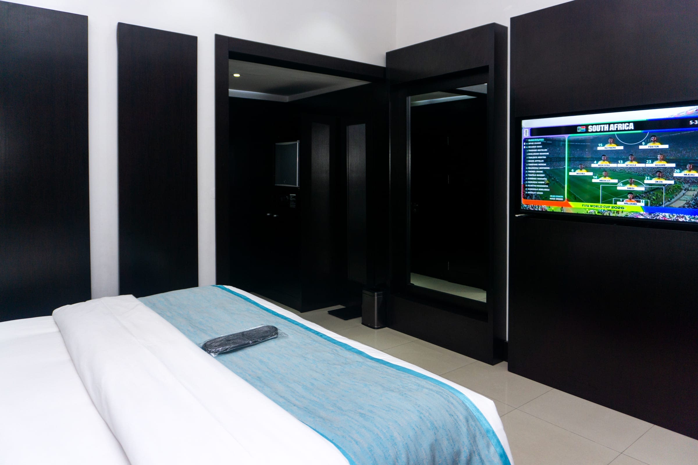Deluxe Room - image 5