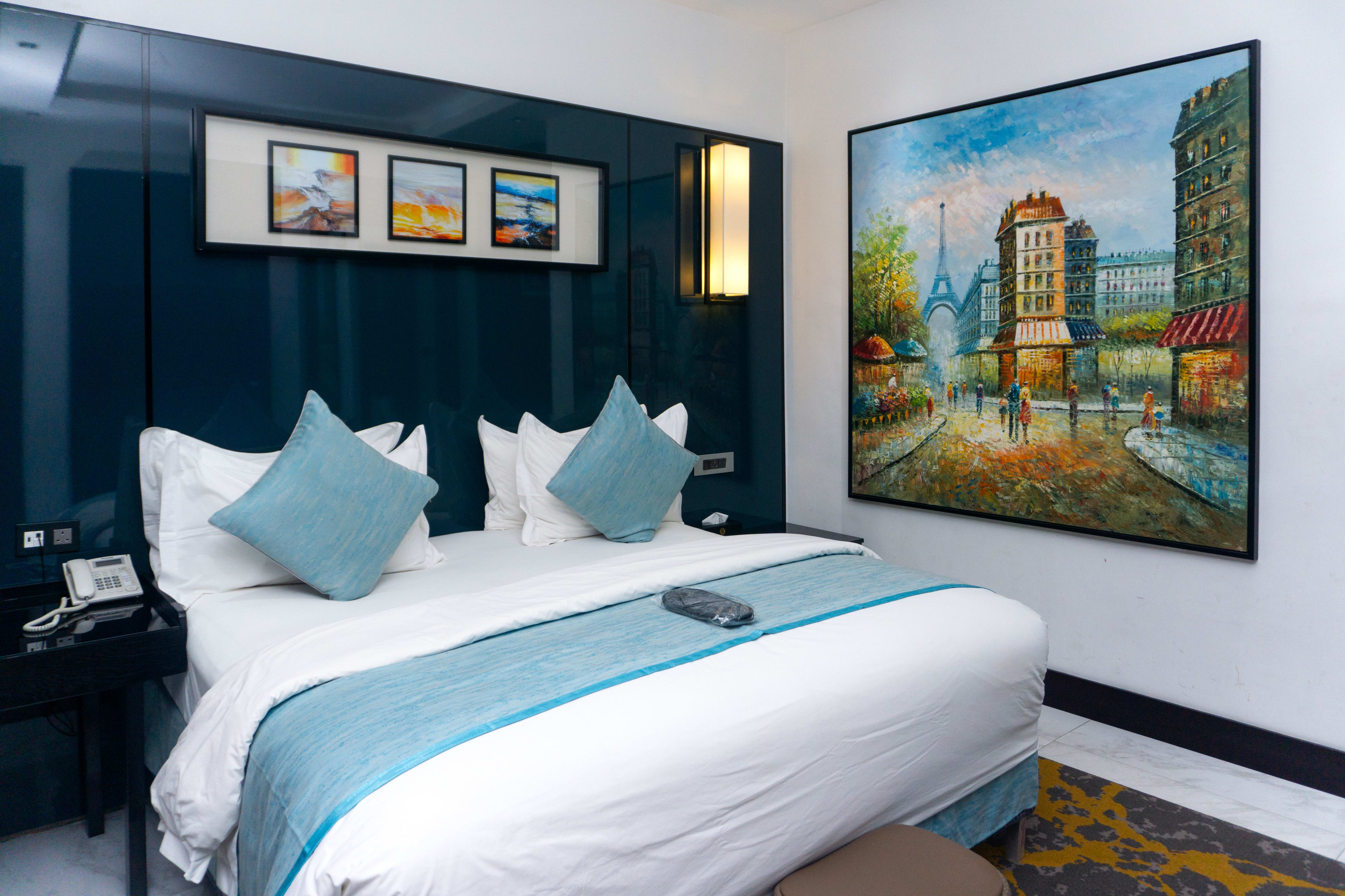 Super Deluxe Room - image 2