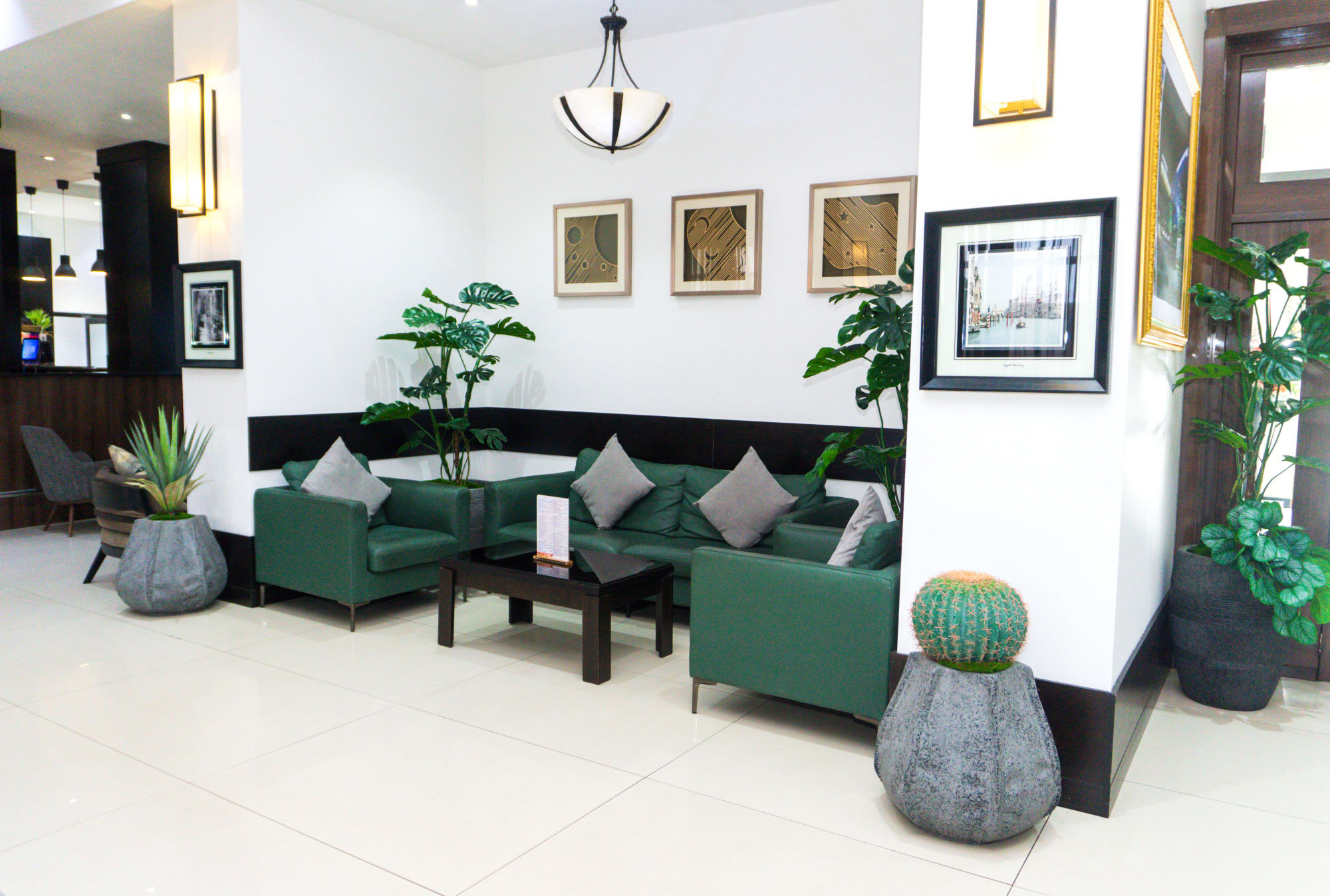 Bar and lounge at Greenpoint Hotel Lagos