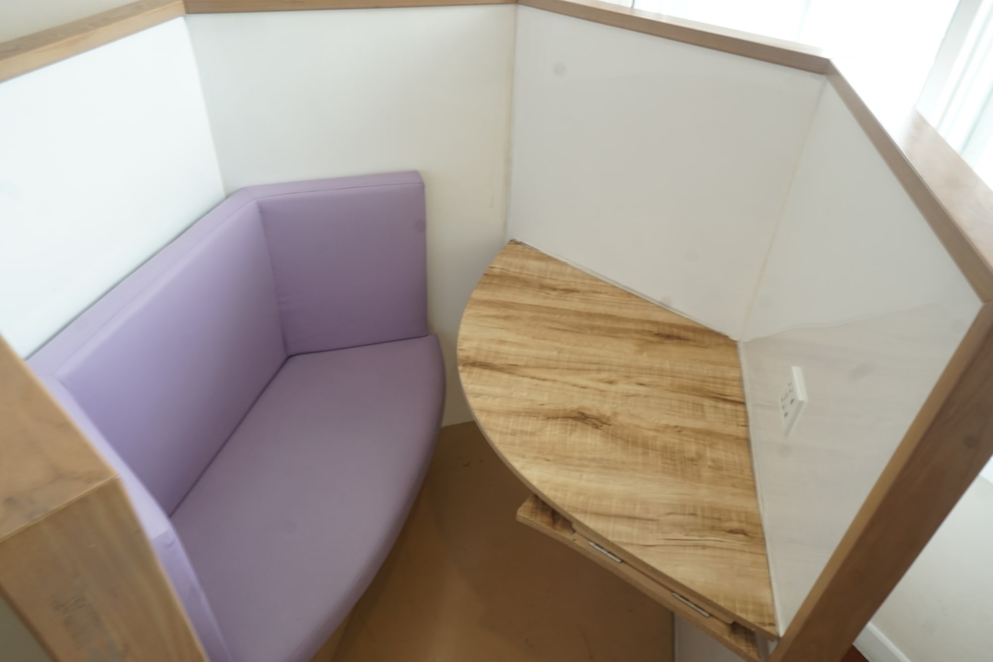 Personalized Academic Space at WeLearn Academy Bangkok — focused learning environment