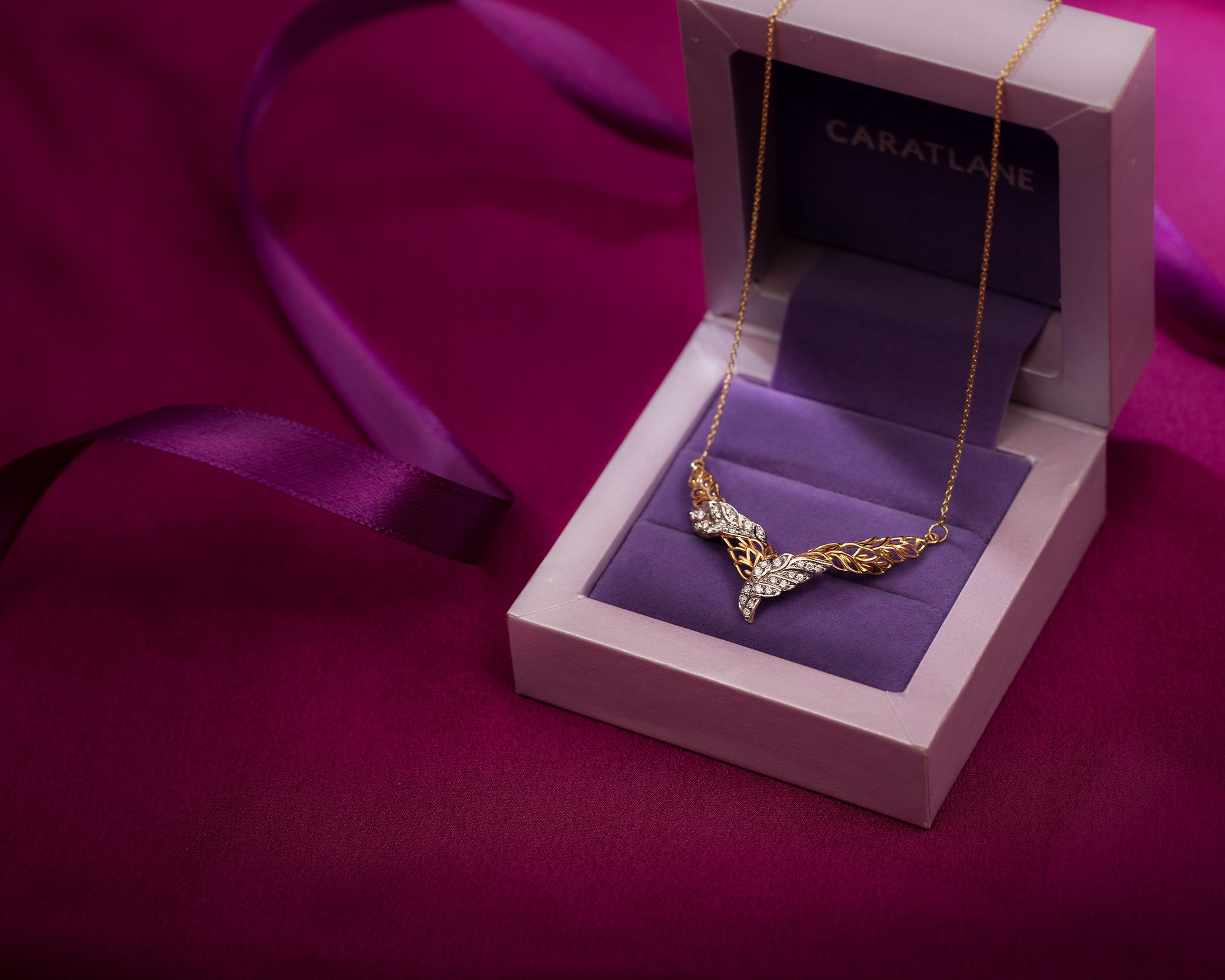 Premium gold jewellery gifts for special occasions