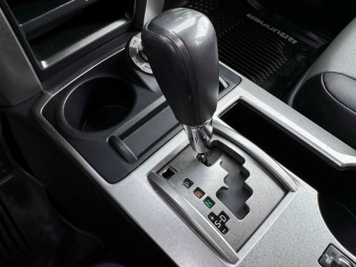 2020 Toyota 4Runner SR5 Premium - 11