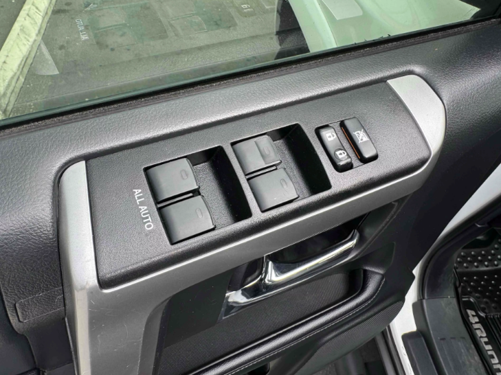 2020 Toyota 4Runner SR5 Premium - 13