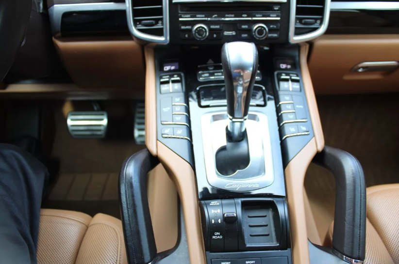 2015 Porsche Cayenne S - 9