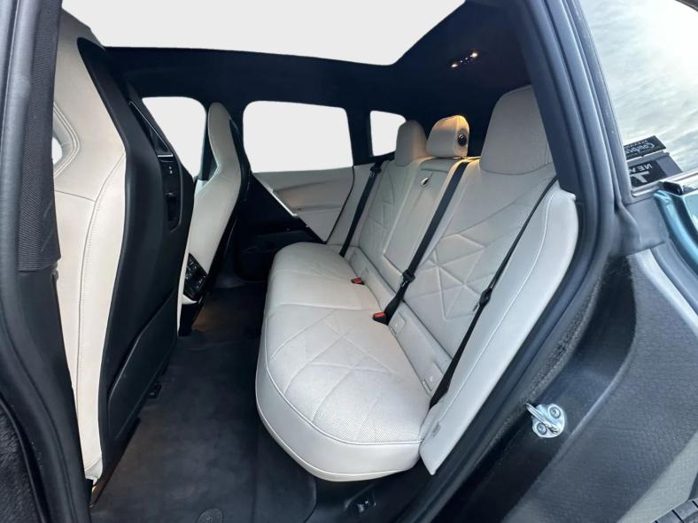 2024 BMW iX - 8