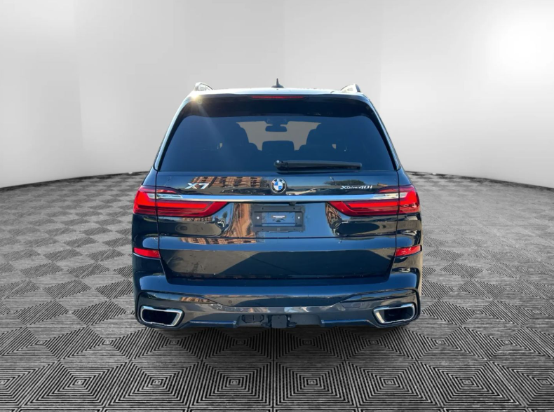 2022 BMW X7