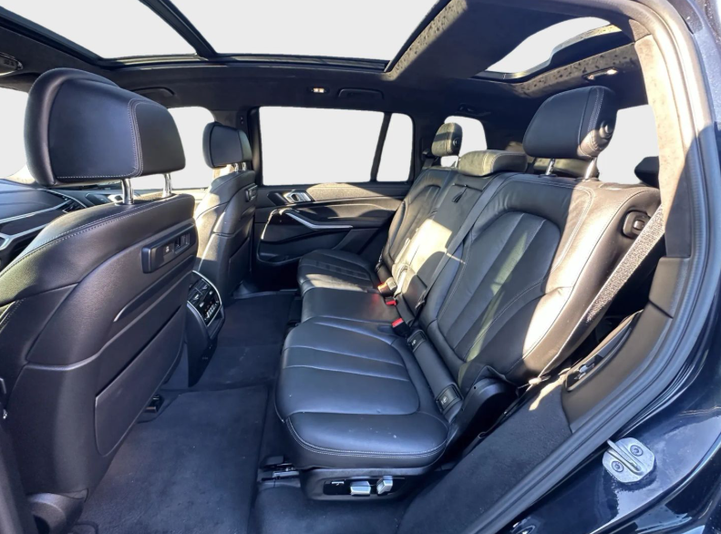 2022 BMW X7 - 8