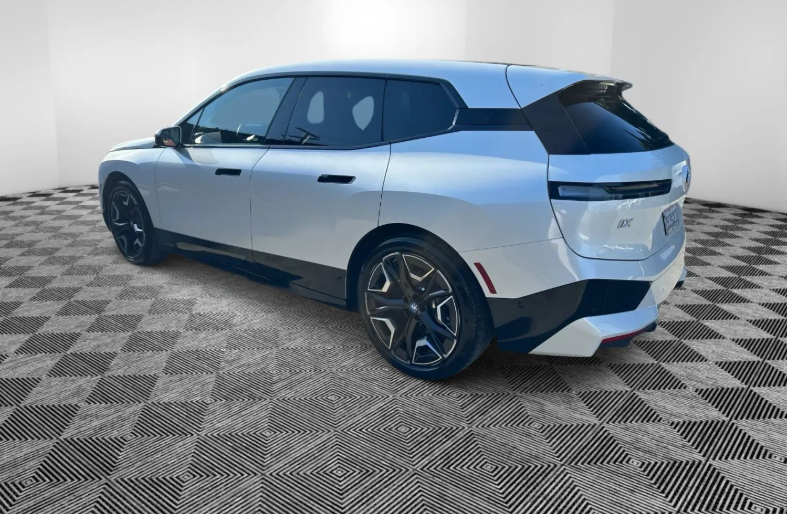 2022 BMW iX - 7