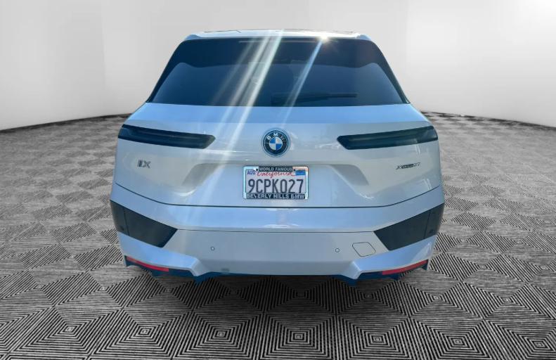 2022 BMW iX - 1
