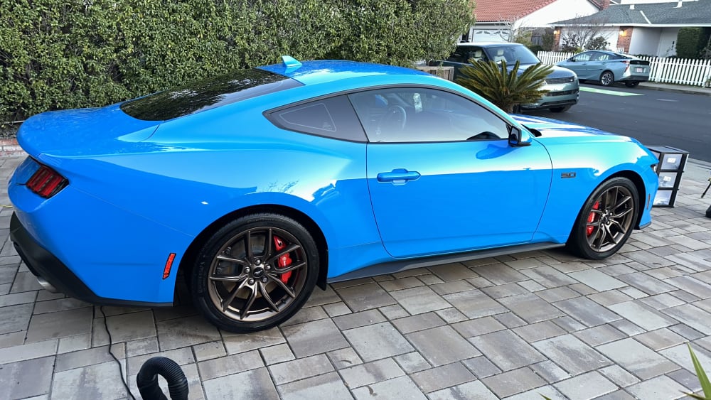 Exterior detailed with glossy finish