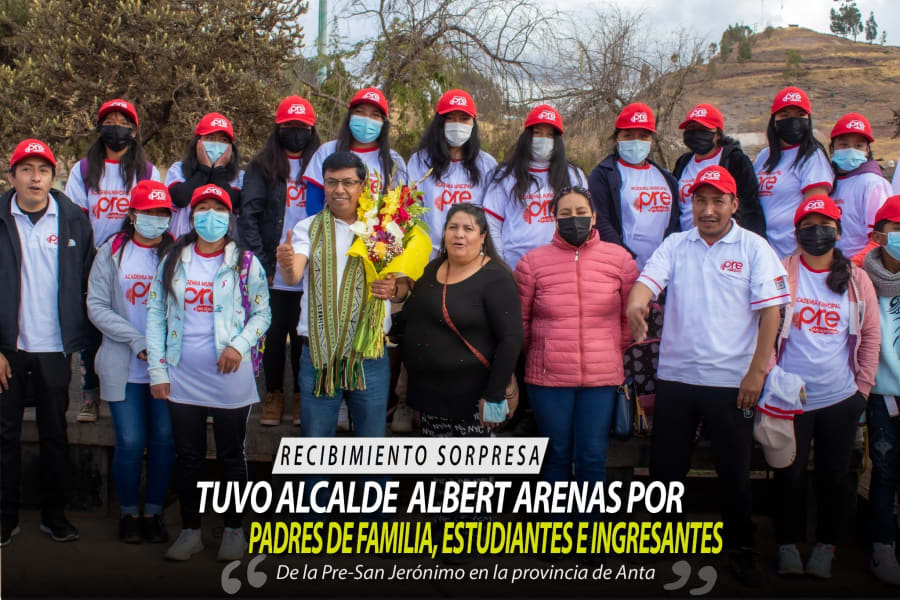 Recibimiento a Albert Arenas por padres de familia y estudiantes de la PRE San Jerónimo en Anta