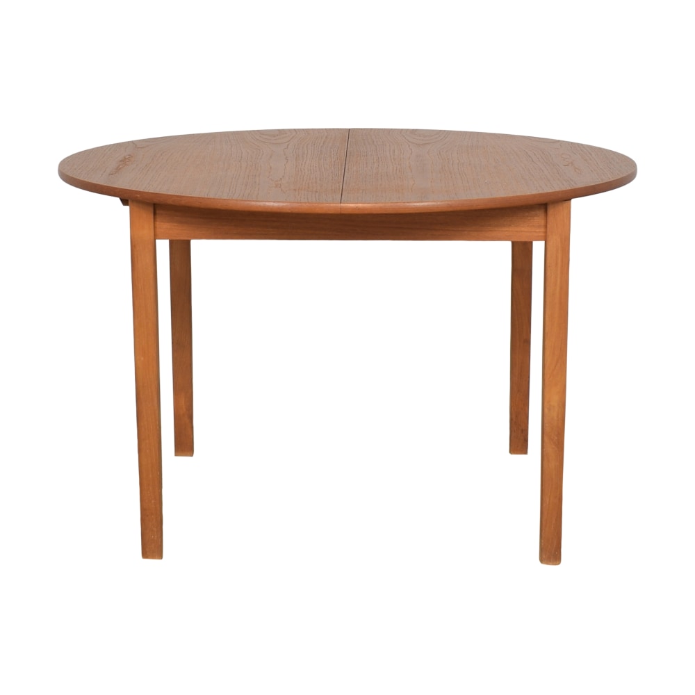 Round Extendable Table / Dinner Tables