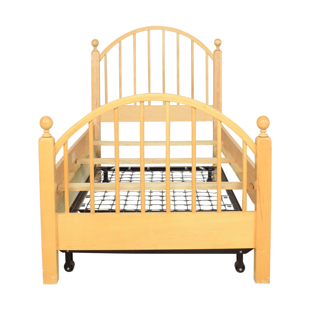 ITEM NUMBER 230 Toddler Bed/Day Bed  - Stanley Furniture