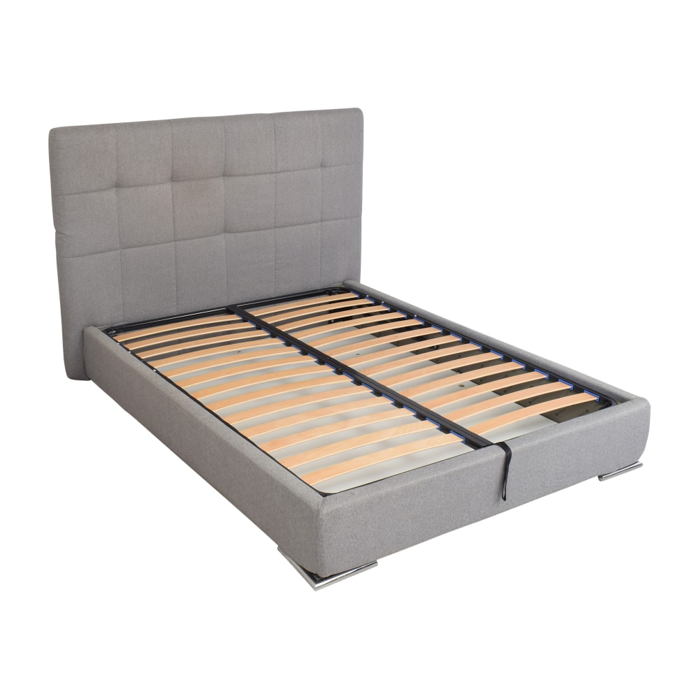 58% OFF - Calligaris Calligaris Swami Storage Platform Queen Bed / Beds