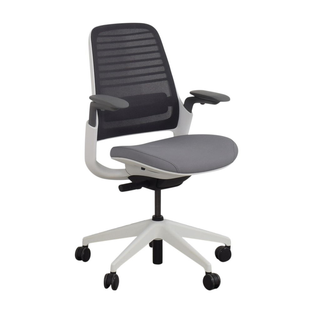 https://res.cloudinary.com/dkqtxtobb/image/upload/f_auto,q_auto:best,w_1000/product-assets/176196/steelcase/chairs/home-office-chairs/used-steelcase-series-1-swivel-desk-chair.jpeg