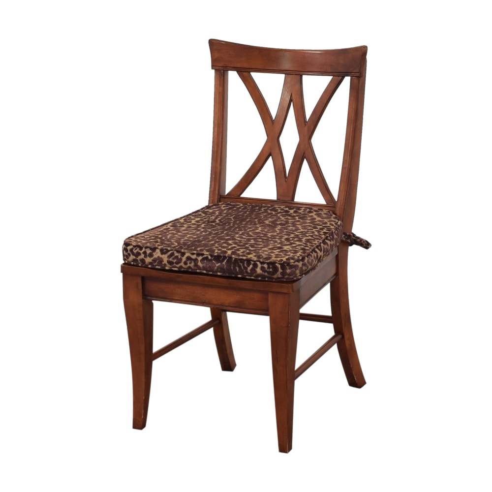 Used Broyhill Furniture Choices Casual V Back Dining Chairs 