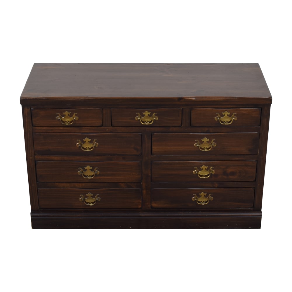 Ethan Allen Ethan Allen Nine Drawer Dresser  ct