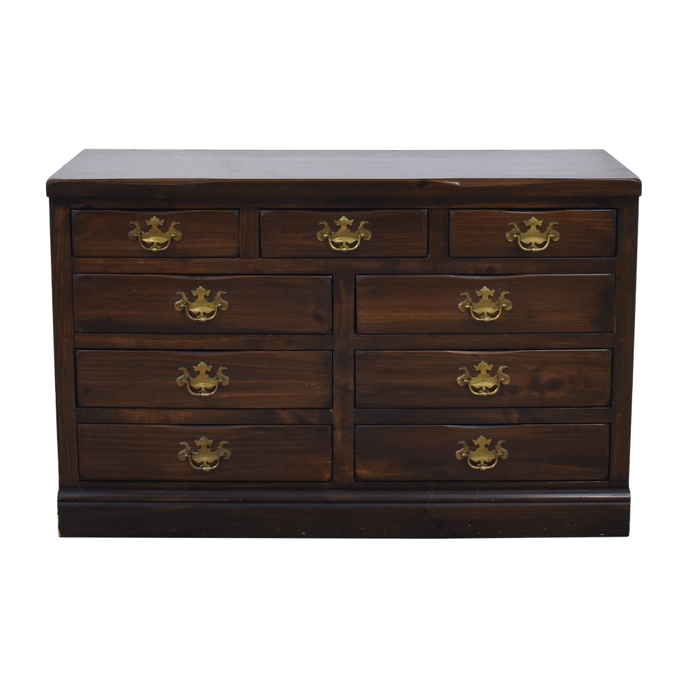 Ethan Allen Ethan Allen Nine Drawer Dresser  ct